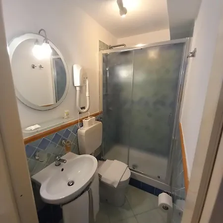 Holidays 4* צ'פאלו