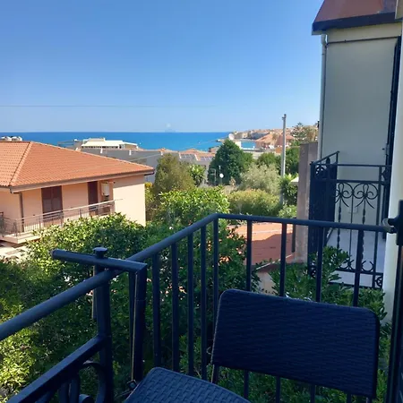 לינה וארוחת בוקר Holidays