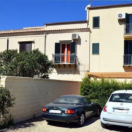 B&B Holidays 체팔루