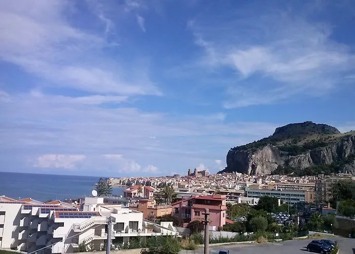 Holidays Bed and Breakfast Cefalù