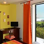 Holidays Oda ve Kahvaltı 4*