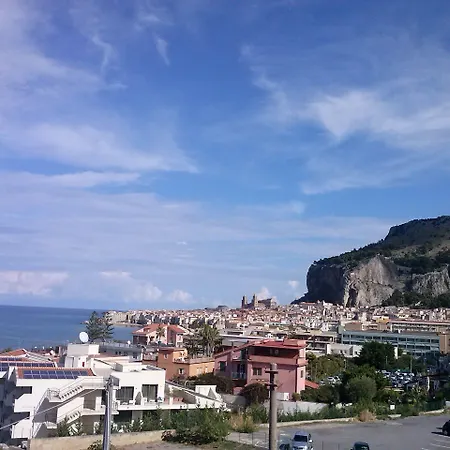 Holidays Nocleg ze śniadaniem Cefalù