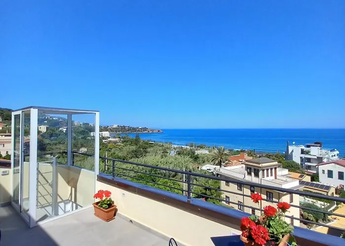 Holidays Oda ve Kahvaltı 4*