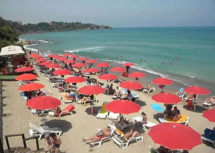 Holidays Oda ve Kahvaltı 4*